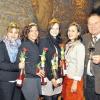 Strahlende Gesichter bei der Jungweinprobe im Schloss Sommerhausen: Probensprecher Johannes Burkert, die Weinhoheiten Tina Amend, Kerstin Heitzenröther, Mona Fröhling, Johanna Lang und Robert Braungardt, Vorsitzender des Wein-, Obst- und Gartenbauvereins (von links).