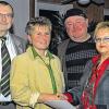 Engagement für den VdK: Der Vorsitzende des Ortsverbandes Großlangheim, Günther Schmidt (links), und Kreisgeschäftsführerin, Roswitha Kramer (rechts), ehrten Helga Schmidt und Reinhold Schmitt für deren Einsatz für den VdK.