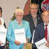 Ehrung für 25 Jahre Mitgliedschaft beim Wein-, Obst- und Gartenbauverein: Ludwig Nagel, Monika Glaser, Irma Dorsch, Hans Gresser, Adolf Schmidt, Oskar Reinfelder und der Vorsitzende Hermann Göb.