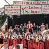 Mit einem viertägigen Musikfest, einem beeindruckenden Gemeinschaftschor aller anwesenden Musikanten und klangvollem Festumzug feierten die Rienecker Musikanten ihr 50-jähriges Bestehen und luden auch zum Kreismusikfest ein.