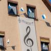Mit einem viertägigen Musikfest, einem beeindruckenden Gemeinschaftschor aller anwesenden Musikanten und klangvollem Festumzug feierten die Rienecker Musikanten ihr 50-jähriges Bestehen und luden auch zum Kreismusikfest ein.