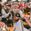 Mit einem viertägigen Musikfest, einem beeindruckenden Gemeinschaftschor aller anwesenden Musikanten und klangvollem Festumzug feierten die Rienecker Musikanten ihr 50-jähriges Bestehen und luden auch zum Kreismusikfest ein.