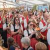Mit einem viertägigen Musikfest, einem beeindruckenden Gemeinschaftschor aller anwesenden Musikanten und klangvollem Festumzug feierten die Rienecker Musikanten ihr 50-jähriges Bestehen und luden auch zum Kreismusikfest ein.