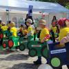 Der "Traktorentanz" mit allen Kindergartenkindern war das Highlight der Aufführungen am Kindergartenfest. Gemeinsam wurden die Traktoren im Vorfeld mit den Kindern gebastelt und bemalt. Die Zuschauer waren sehr begeistert, sodass die Kinder sogar eine Zugabe einlegen durften. Der "Traktorentanz" mit allen Kindergartenkindern war das Highlight der Aufführungen am Kindergartenfest. Gemeinsam wurden die Traktoren im Vorfeld mit den Kindern gebastelt und bemalt. Die Zuschauer waren sehr begeistert, sodass die Kinder sogar eine Zugabe einlegen durften.