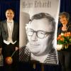 Christoph Ackermann brachte Heinz Erhardt auch den Jüngeren im Publikum nahe. Begrüßt wurden die Besucher von Renate Blenk, Vorsitzende des Vereins Kulturbühne Alte Kirche Schonungen. 