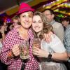 Zahlreiche Menschen besuchen am Samstag 04.05.24 das Weinfest in Untereisenheim mit Musik von den Troglauer Buam.