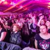 Zahlreiche Menschen besuchen am Samstag 04.05.24 das Weinfest in Untereisenheim mit Musik von den Troglauer Buam.