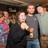 Zahlreiche Menschen besuchen am Samstag 04.05.24 das Weinfest in Untereisenheim mit Musik von den Troglauer Buam.