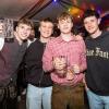 Zahlreiche Menschen besuchen am Samstag 04.05.24 das Weinfest in Untereisenheim mit Musik von den Troglauer Buam.