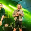 Zahlreiche Menschen besuchen am Samstag 04.05.24 das Weinfest in Untereisenheim mit Musik von den Troglauer Buam.
