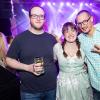 Zahlreiche Menschen besuchen am Samstag 04.05.24 das Weinfest in Untereisenheim mit Musik von den Troglauer Buam.