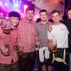 Zahlreiche Menschen besuchen am Samstag 04.05.24 das Weinfest in Untereisenheim mit Musik von den Troglauer Buam.