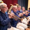Zahlreiche Menschen nehmen am Samstag (04.05.24) an dem Empfang zum 75. Geburtstag von Hans Michelbach (CSU) im Festsaal des Kreuzklosters in Gemünden teil.