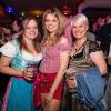 Zahlreiche Menschen besuchen am Samstag 04.05.24 das Weinfest in Untereisenheim mit Musik von den Troglauer Buam.