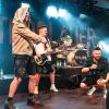 Zahlreiche Menschen besuchen am Samstag 04.05.24 das Weinfest in Untereisenheim mit Musik von den Troglauer Buam.