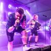 Zahlreiche Menschen besuchen am Samstag 04.05.24 das Weinfest in Untereisenheim mit Musik von den Troglauer Buam.