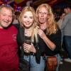 Zahlreiche Menschen besuchen am Samstag 04.05.24 das Weinfest in Untereisenheim mit Musik von den Troglauer Buam.