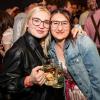 Zahlreiche Menschen besuchen am Samstag 04.05.24 das Weinfest in Untereisenheim mit Musik von den Troglauer Buam.