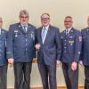 Zahlreiche Menschen nehmen am Samstag (04.05.24) an dem Empfang zum 75. Geburtstag von Hans Michelbach (CSU) im Festsaal des Kreuzklosters in Gemünden teil.