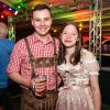 Zahlreiche Menschen besuchen am Samstag 04.05.24 das Weinfest in Untereisenheim mit Musik von den Troglauer Buam.