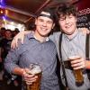 Zahlreiche Menschen besuchen am Samstag 04.05.24 das Weinfest in Untereisenheim mit Musik von den Troglauer Buam.