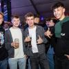 Zahlreiche Menschen besuchen am Samstag 04.05.24 das Weinfest in Untereisenheim mit Musik von den Troglauer Buam.
