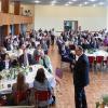 Zahlreiche Menschen nehmen am Samstag (04.05.24) an dem Empfang zum 75. Geburtstag von Hans Michelbach (CSU) im Festsaal des Kreuzklosters in Gemünden teil.