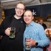 Zahlreiche Menschen besuchen am Samstag 04.05.24 das Weinfest in Untereisenheim mit Musik von den Troglauer Buam.
