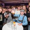 Zahlreiche Menschen besuchen am Samstag 04.05.24 das Weinfest in Untereisenheim mit Musik von den Troglauer Buam.