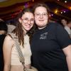 Zahlreiche Menschen besuchen am Samstag 04.05.24 das Weinfest in Untereisenheim mit Musik von den Troglauer Buam.
