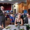 Zahlreiche Menschen nehmen am Samstag (04.05.24) an dem Empfang zum 75. Geburtstag von Hans Michelbach (CSU) im Festsaal des Kreuzklosters in Gemünden teil.