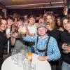 Zahlreiche Menschen besuchen am Samstag 04.05.24 das Weinfest in Untereisenheim mit Musik von den Troglauer Buam.