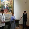 Die Darsteller des Rollenspiels vor der Stuppacher Madonna, von links: Josua Landwehr, Silke Dörr und Dr. Adalbert Ruhnke.