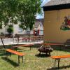 Auf dem Foto: Der Festplatz am Feuerwehrhaus.