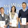 Ausgezeichnet: Die erfolgreichen Absolventen des Prüfungsjahres 2011 aus dem Landkreis Kitzingen (von links): Klaus Henke, Claudia Schmitt und Martin Krapf erhielten ihre Meisterpreisurkunden bei einer Feier in Schweinfurt von Staatssekretärin Katja Hessel (links) und IHK-Präsident Dieter Pfister (rechts).