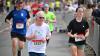 Zahlreiche Läuferinnen und Läufer nehmen am Sonntag (28.04.24) beim 34. Residenzlauf in Würzburg am Fit und Fun Lauf teil. Insgesamt haben 2024 fast 9000 Menschen am Residenzlauf teilgenommen.