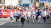 Zahlreiche Läuferinnen und Läufer nehmen am Sonntag 28.04.24 beim Kindergartenlauf von 600 Metern des Residenzlaufs in Würzburg teil.