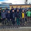 Schülerinnen und Schüler im 1. Ausbildungsjahr der Garten- und Landschaftsbauer mit Lehrkraft. Schülerinnen und Schüler im 1. Ausbildungsjahr der Garten- und Landschaftsbauer mit Lehrkraft.