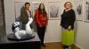 Von links: Marktheidenfelds dritte Bürgermeisterin Susanne Rinno begrüßte Helga Schwalt-Scherer und Kerstin Römhild zur Ausstellungseröffnung im Franck-Haus von Marktheidenfeld.