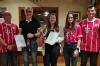 Anwesende Jubilare und Vorsitzende (von links): Vorsitzender Heribert Rauch, Jubilar Thomas Müller, Jubilarin Stephanie Ebert, Vorsitzende Jasmin Schneider und Vorsitzender Sebastian Ebert.