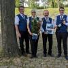 Der geehrte Peter Kraft zusammen mit der Vorstandschaft der Musikkapelle Grünsfeld (von links): Jürgen Hofmann (2. Vorsitzender), Elke Krappel (1. Vorsitzende), Peter Kraft, Marc Kuhn (2. Vorsitzender).