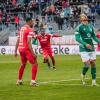 Jetzt aber liegt der Ball im Tor und die Kickers gehen verdient in Führung! Nach einem schnellen Angriff bedient Montcheu den eingelaufenen Sané und dieser trifft trocken zum 1:0 für die Würzburger Kickers. 3:0 gegen den FC Schweinfurt 05 ! Würzburger. Kickers feiern am Freitag Abend in der AKON Arena einen ungefährdeten Derbysieg.