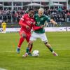 Benjika Caciel (19) von den Würzburger Kickers  im Zweikampf mit Nils Piwernetz (19) vom FC Schweinfurt 05. 3:0 gegen den FC Schweinfurt 05 ! Würzburger. Kickers feiern am Freitag Abend in der AKON Arena einen ungefährdeten Derbysieg.