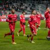 Die Kickers kontern und sorgen mit dem dritten Treffer wohl für die endgültige Entscheidung der Partie! Franjic bedient auf der rechten Seite den eingewechselten Junge-Abiol, dieser legt den Ball ideal auf Moll ab und der Ex-Schweinfurter trifft aus halbrechter Position flach in die linke Ecke zum 3:0 für die Würzburger Kickers. 3:0 gegen den FC Schweinfurt 05 ! Würzburger. Kickers feiern am Freitag Abend in der AKON Arena einen ungefährdeten Derbysieg.