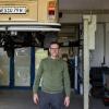 Einzelunternehmer Swen Halbig richtet in seiner "Boxengarage" in Hollstadt alte Autos wieder her.