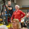 Podiumsdiskussion „Wer folgt als Bürgermeister auf Jochen Vogel?“ der Mainpost und der Saale-Zeitung in Bad Brückenau am 18.04.2024.
Peter Probeck, am Mikro, stellt den Bürgermeisterkandidaten eine Frage.