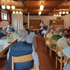 Information für Seniorinnen und Senioren des "Club 60 Uettingen" zur Tagespflege "Soleo Hettstadt". Der Barbarossa-Saal der Aalbachtalhalle war jüngst wieder voll besetzt.