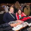 Zahlreiche Menschen besuchen am Sonntag 18.02.24 den Fashion Flohmarkt in der Posthalle in Würzburg.