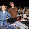 Zahlreiche Menschen besuchen am Sonntag 18.02.24 den Fashion Flohmarkt in der Posthalle in Würzburg.