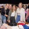 Zahlreiche Menschen besuchen am Sonntag 18.02.24 den Fashion Flohmarkt in der Posthalle in Würzburg.